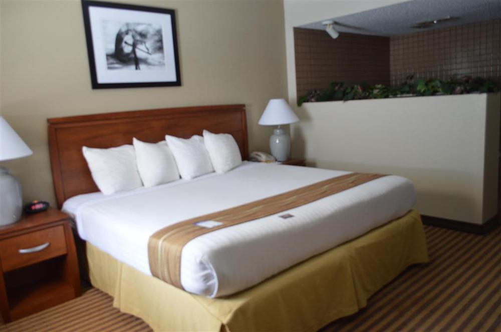 Best Western Hospitality House Emporia Rom bilde